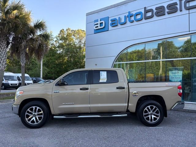 Used 2017 Toyota Tundra SR5 w/ SR5 Upgrade Package image 2