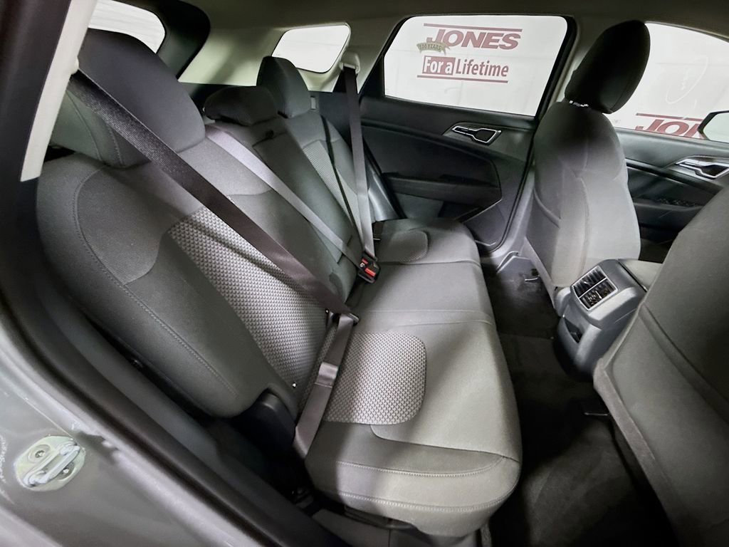 Used 2024 Kia Sportage LX image 28