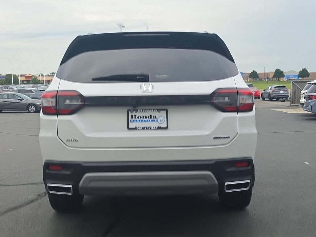 Used 2025 Honda Pilot Touring image 6