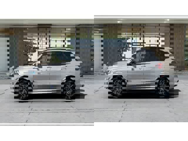 New 2025 BMW X5 xDrive40i w/ M Sport Package image 4