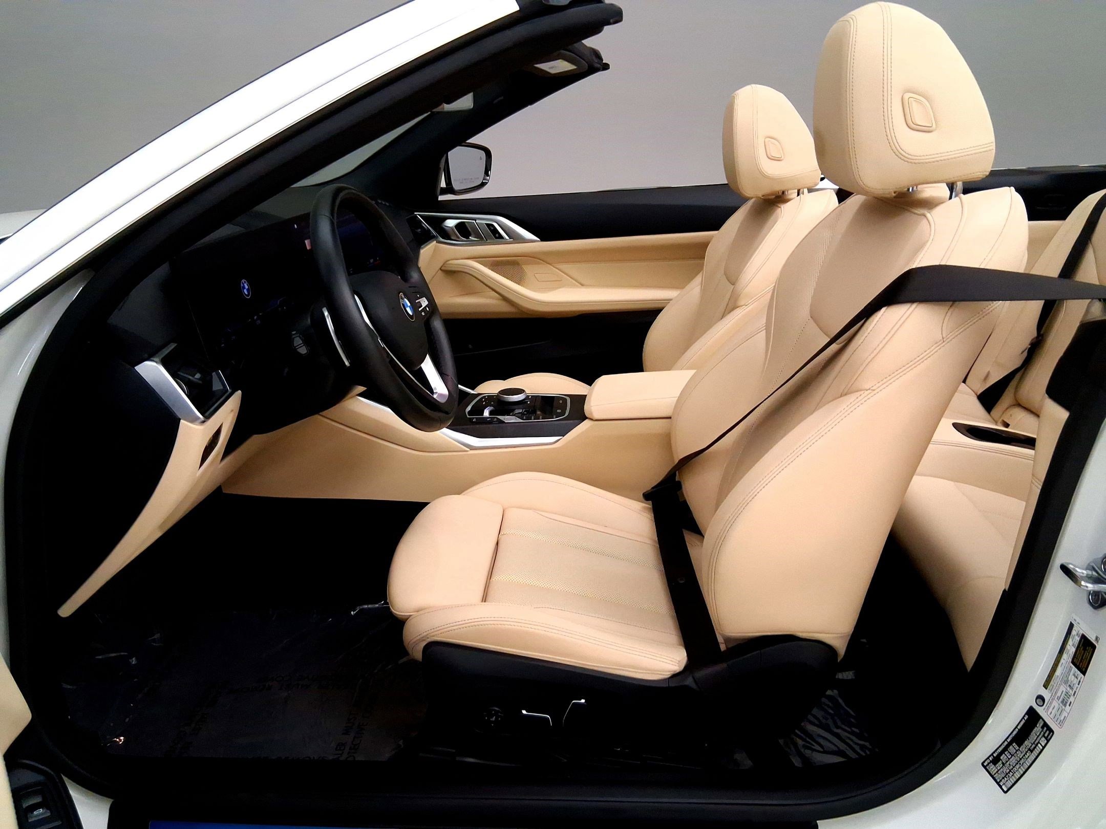 Used 2024 BMW 430i Convertible w/ Convenience Package image 3