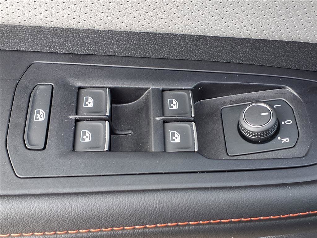 Certified 2025 Volkswagen Atlas Peak Edition SE image 20