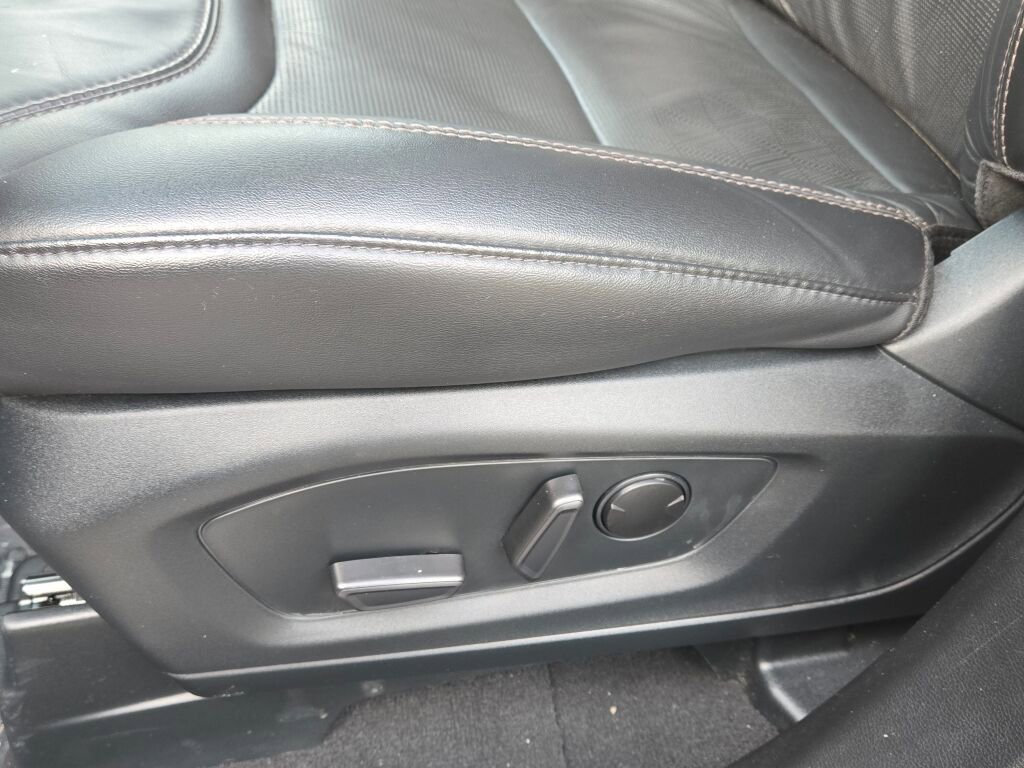 Used 2023 Ford Explorer Platinum w/ Technology Package image 28