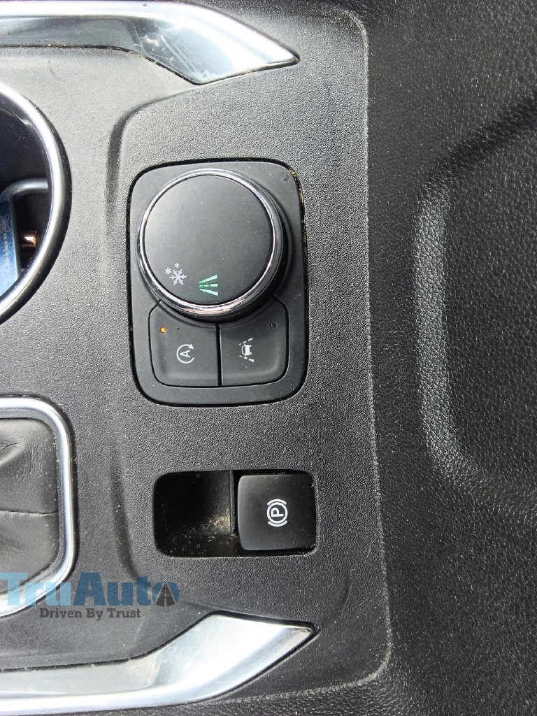 Used 2023 Chevrolet Traverse LT FWD image 32
