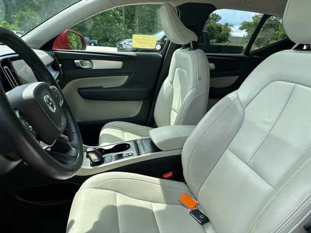 Used 2021 Volvo XC40 T5 Momentum w/ Premium Package AWD/4WD image 38
