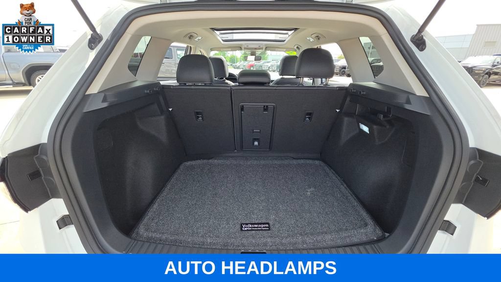 Used 2025 Volkswagen Taos SEL AWD/4WD image 16
