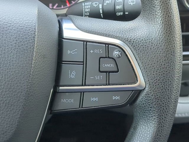 Used 2021 Toyota Highlander L image 30