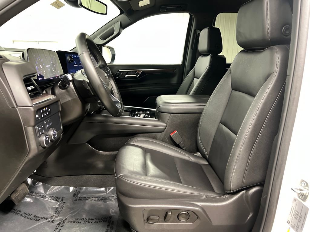 Certified 2025 Chevrolet Suburban Z71 AWD/4WD image 13
