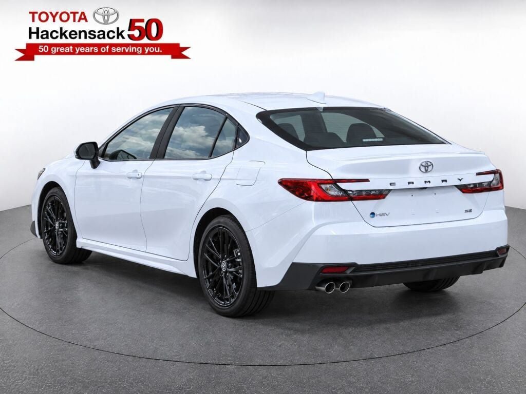 Certified 2026 Toyota Camry SE FWD image 3