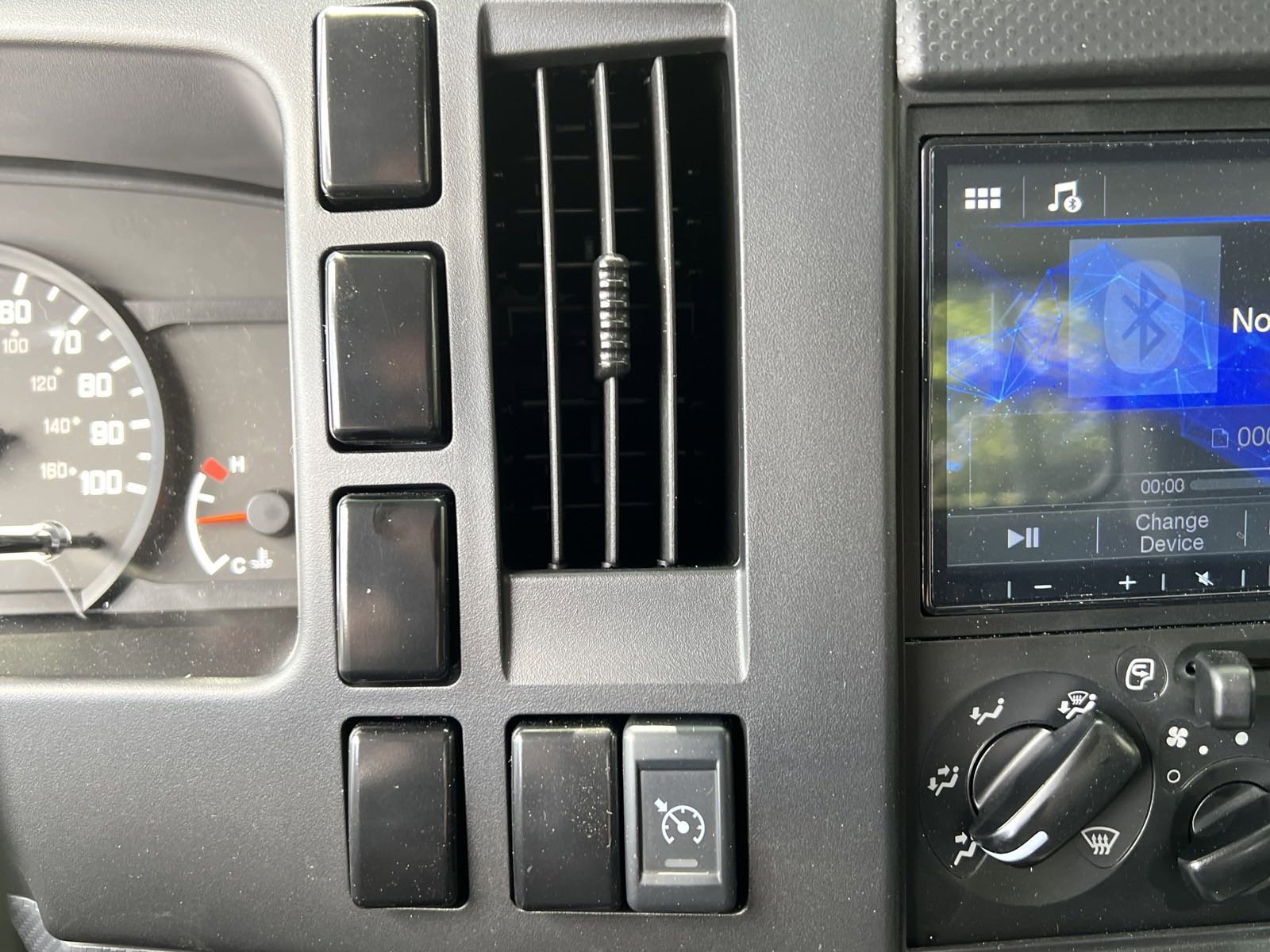 New 2025 Chevrolet Low Cab Forward image 34