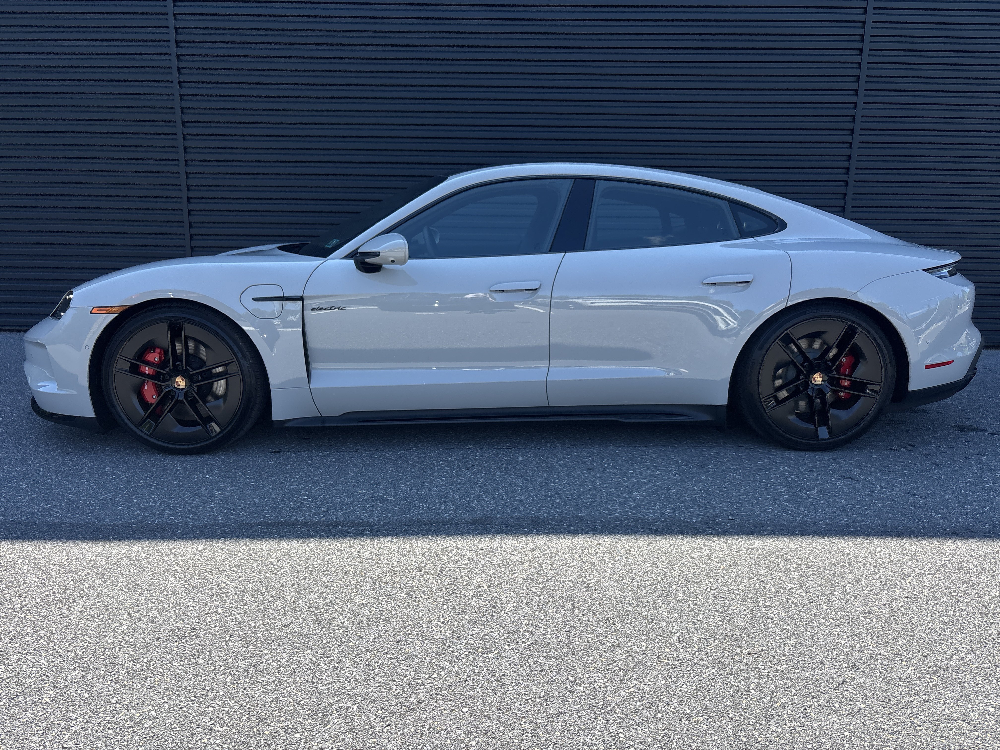 New 2026 Porsche Taycan GTS AWD/4WD image 2