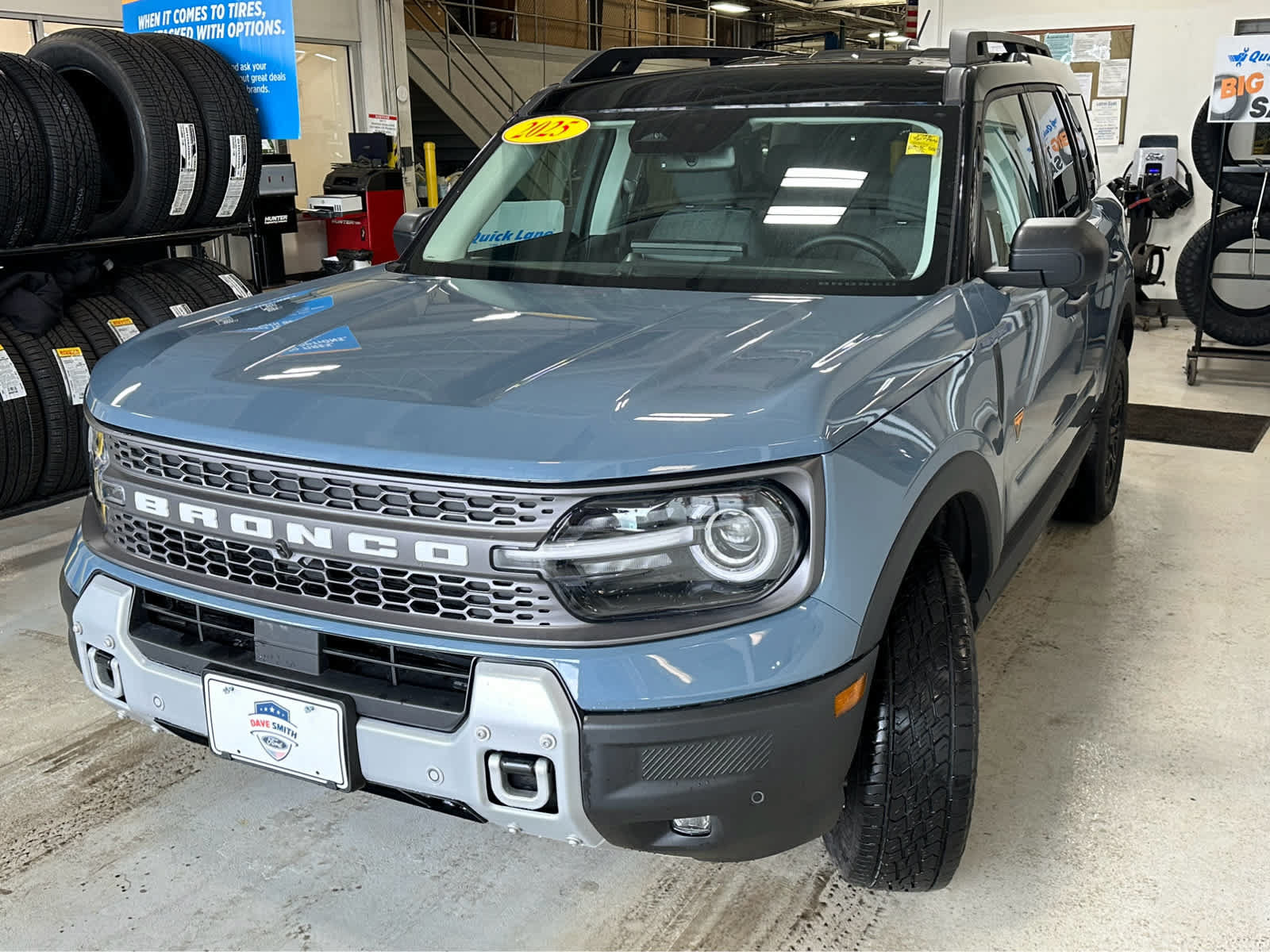 Used 2025 Ford Bronco Sport Badlands AWD/4WD image 3