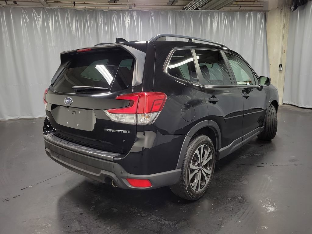 Used 2021 Subaru Forester Limited image 8