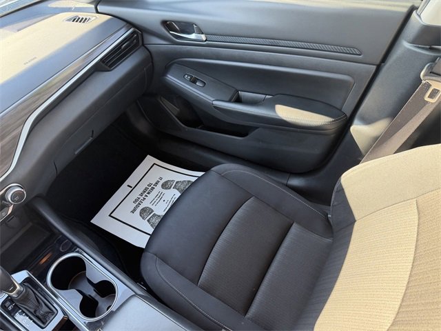 Used 2024 Nissan Altima 2.5 SV image 17