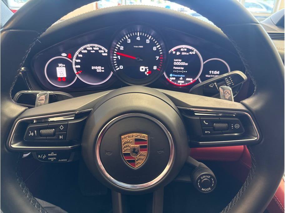 Used 2021 Porsche Panamera image 16