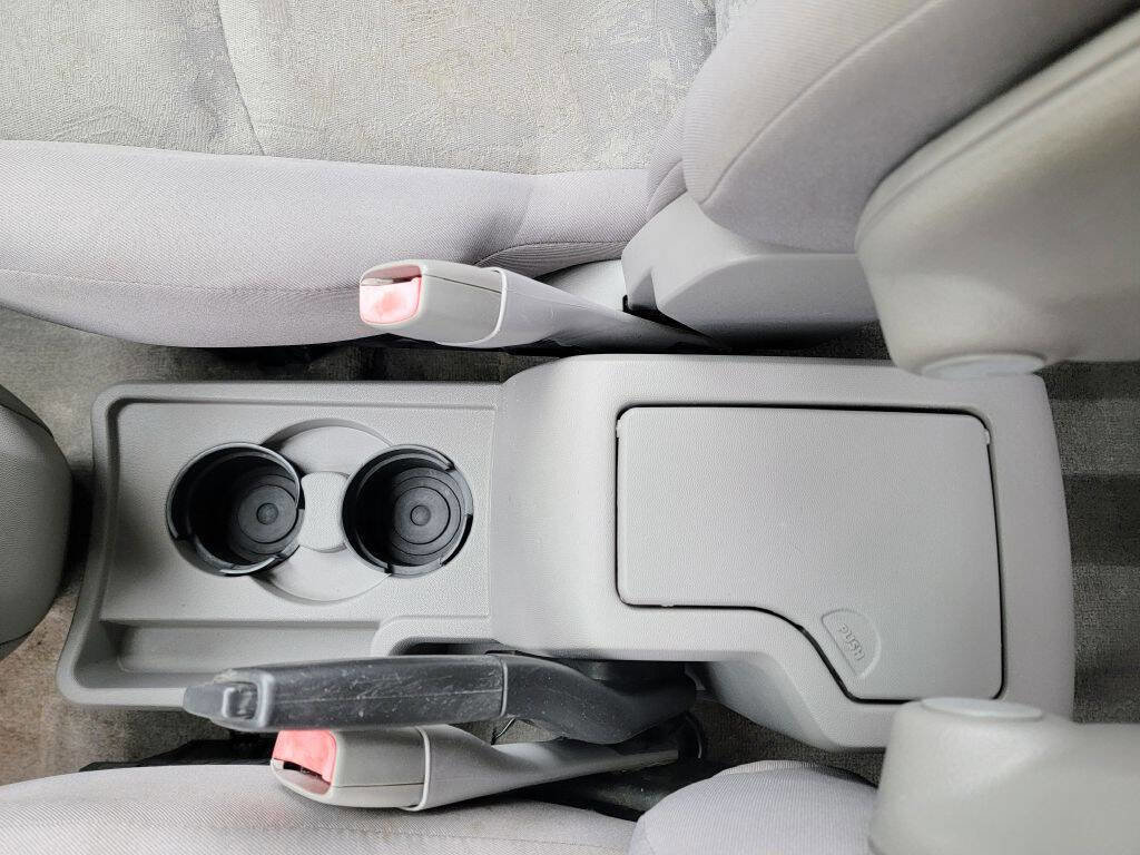 Used 2004 Saturn Vue 2WD w/ Sport Plus II Pkg image 27