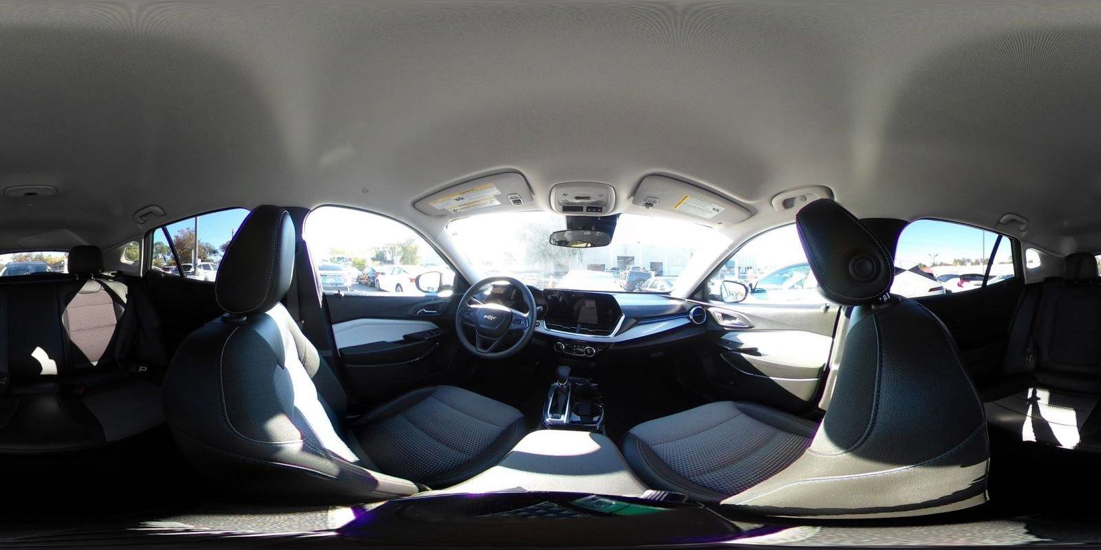 Used 2025 Chevrolet Trax LT image 40