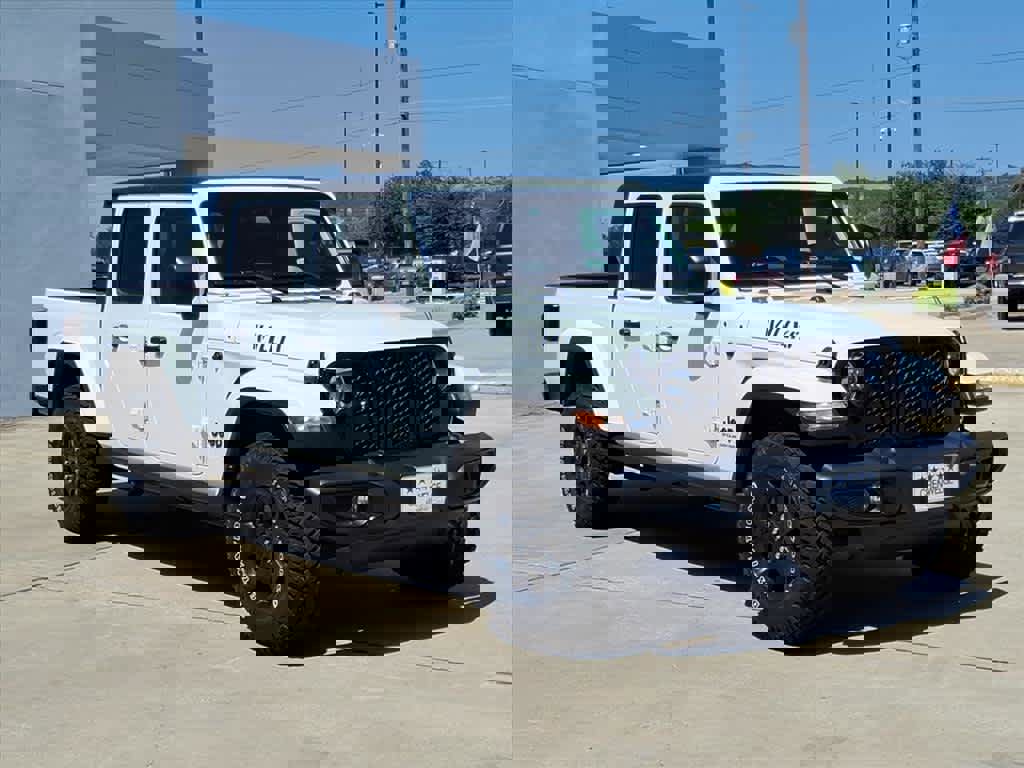 Used 2023 Jeep Gladiator Sport image 28