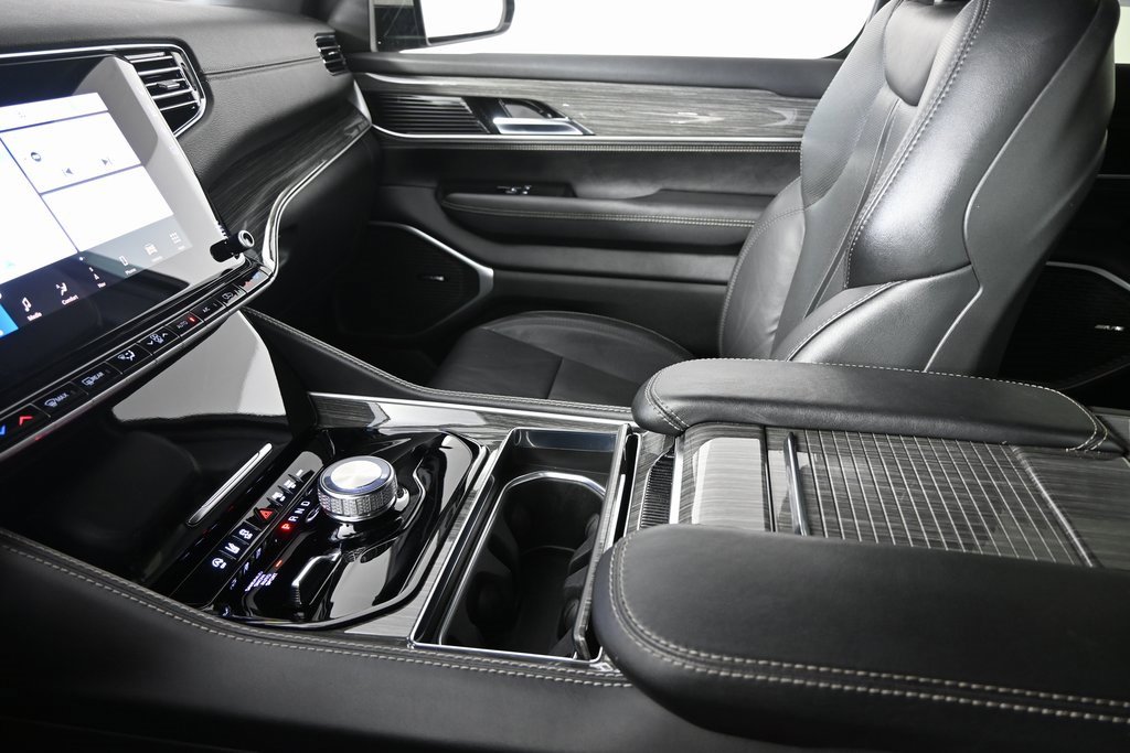 Used 2022 Jeep Wagoneer Series II image 36