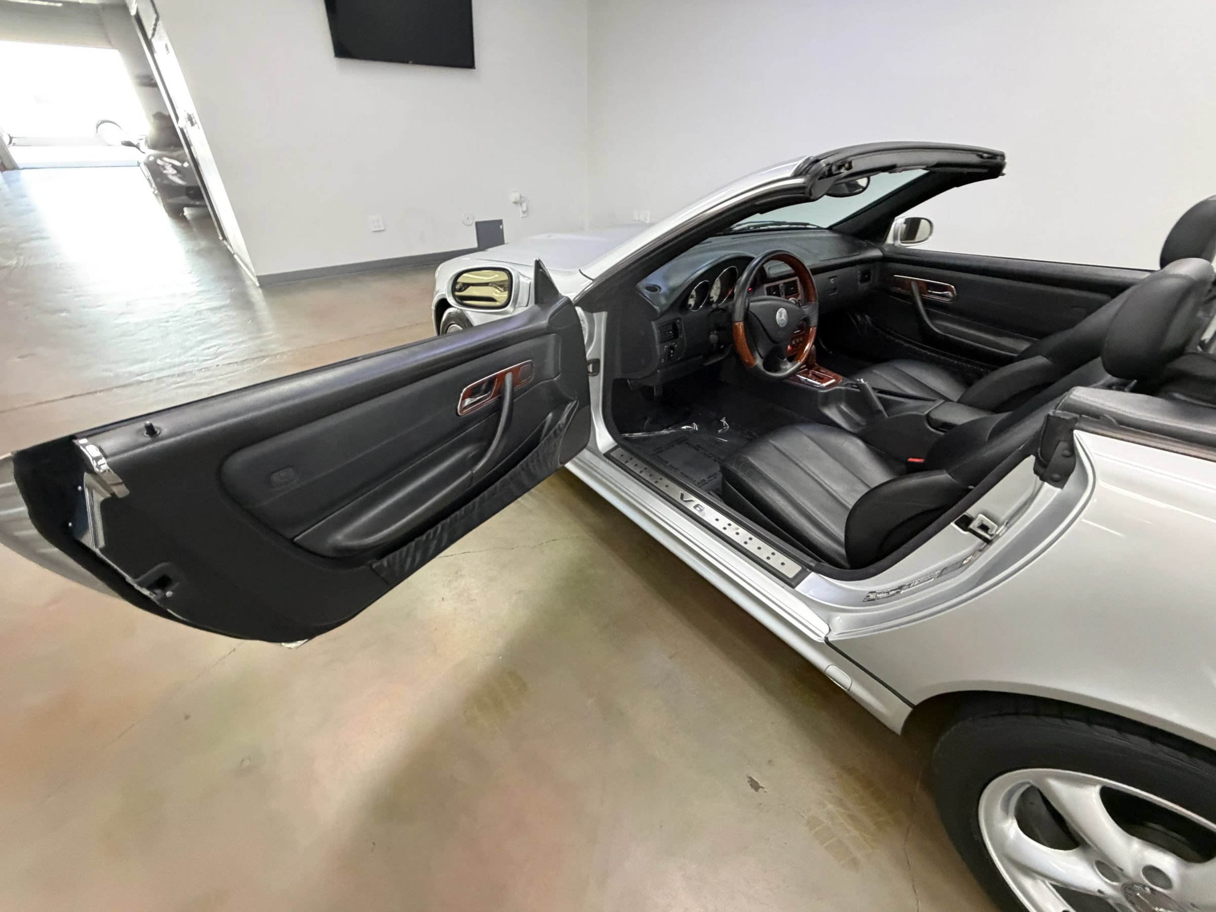 Used 2001 Mercedes-Benz SLK 320 image 15
