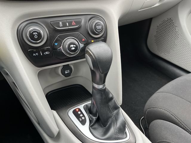 Used 2013 Dodge Dart SXT image 23