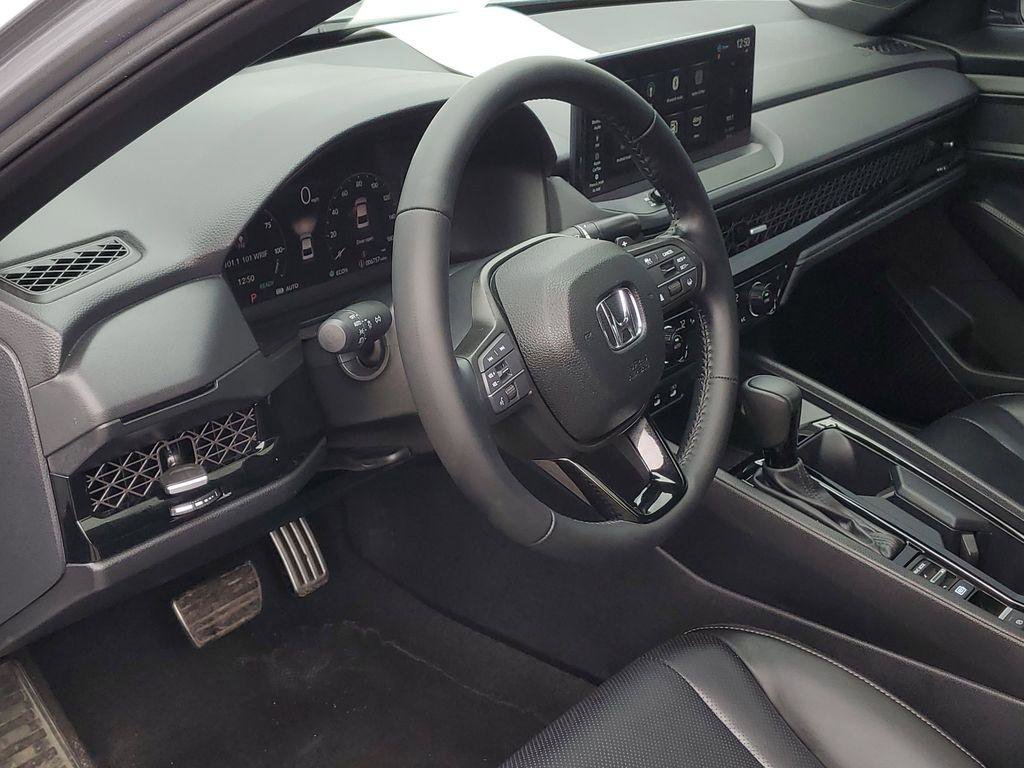 Used 2025 Honda Accord Sport image 10
