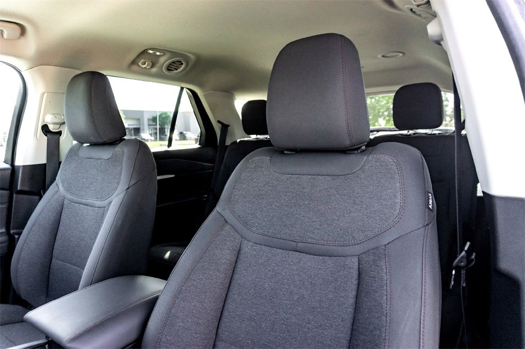 Used 2025 Ford Explorer Active image 13