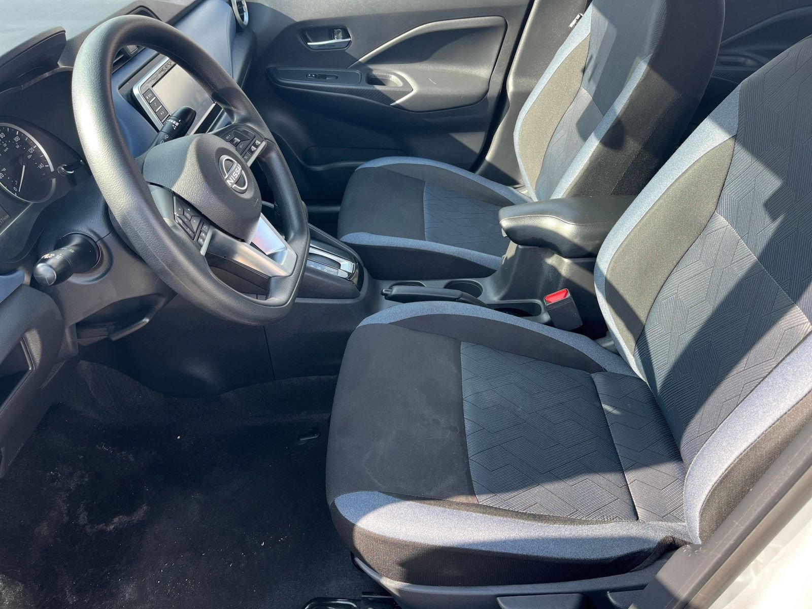 Used 2025 Nissan Versa SV image 23