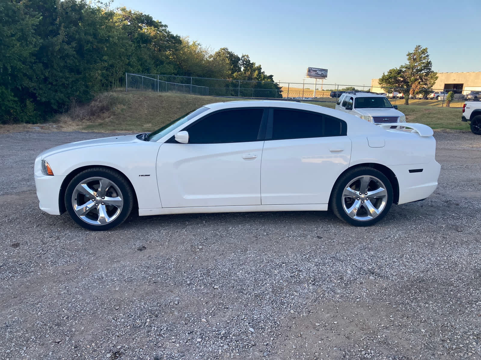 Used 2014 Dodge Charger R/T RWD image 3