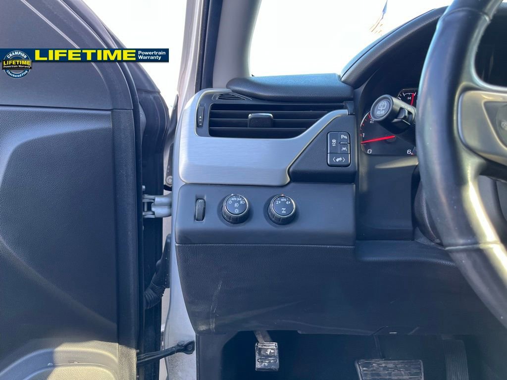 Used 2016 GMC Yukon XL SLT w/ Open Road Package image 16