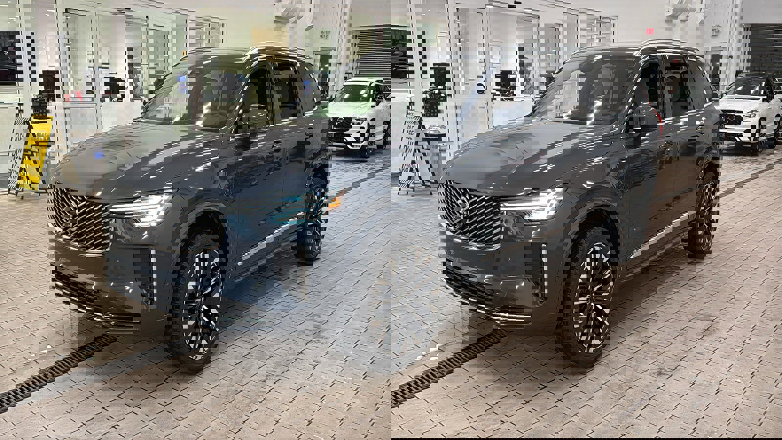 New 2026 Volvo XC90 T8 Plus w/ Protection Package Premier image 9