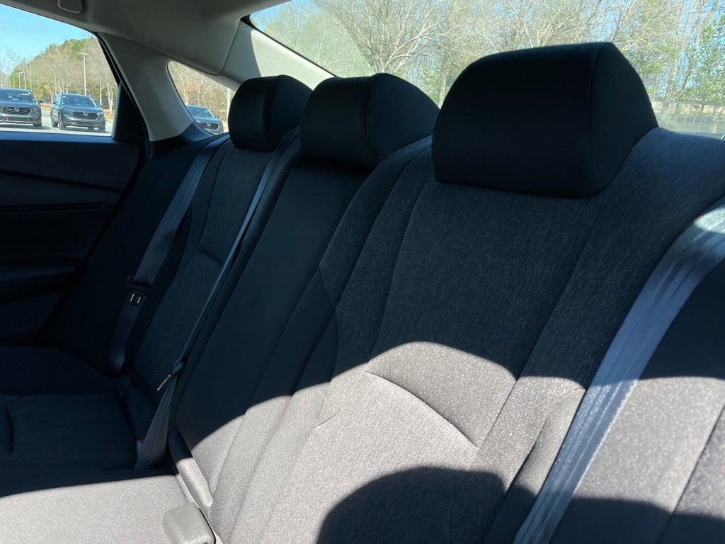 Certified 2025 Honda Accord SE image 40