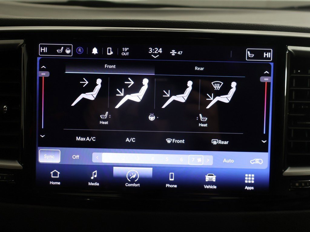 Used 2024 Chrysler Pacifica Touring-L image 43