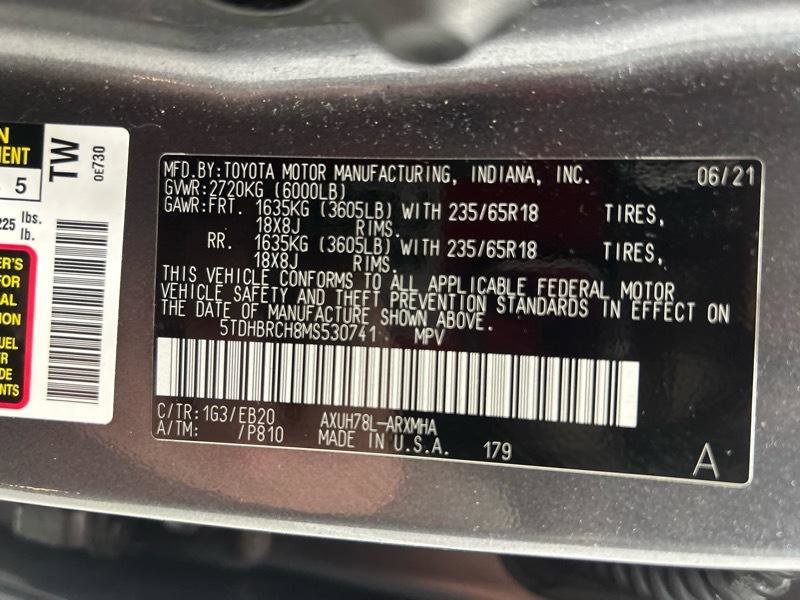 Used 2021 Toyota Highlander XLE AWD/4WD image 32