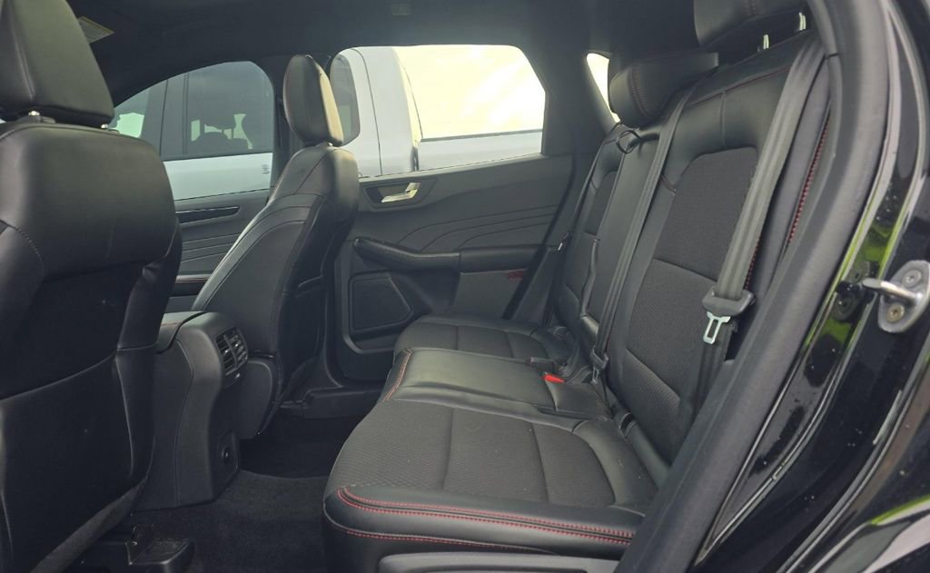 Used 2024 Ford Escape ST-Line w/ Tech Pack #1 image 8