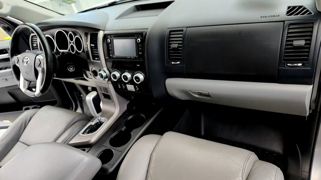 Used 2017 Toyota Sequoia Limited w/ Safety & Convenience Package AWD/4WD image 15