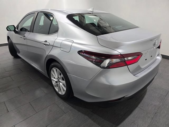 Used 2024 Toyota Camry LE FWD image 3