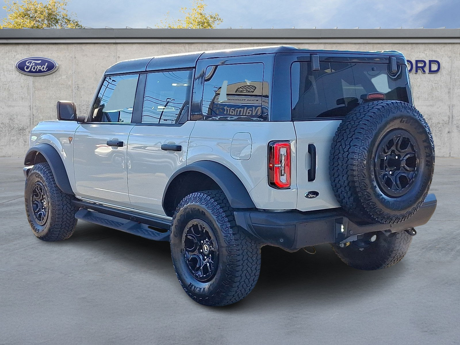 Used 2025 Ford Bronco Badlands AWD/4WD image 4