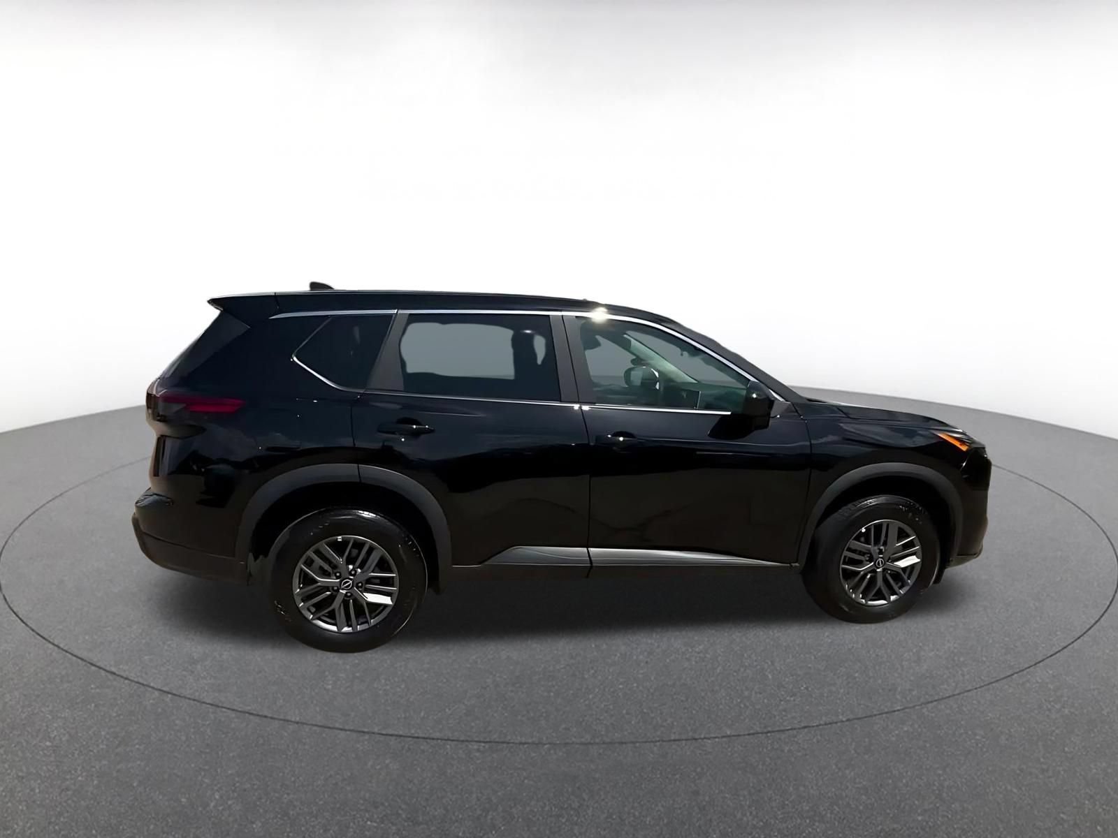 Used 2026 Nissan Rogue SV FWD image 13