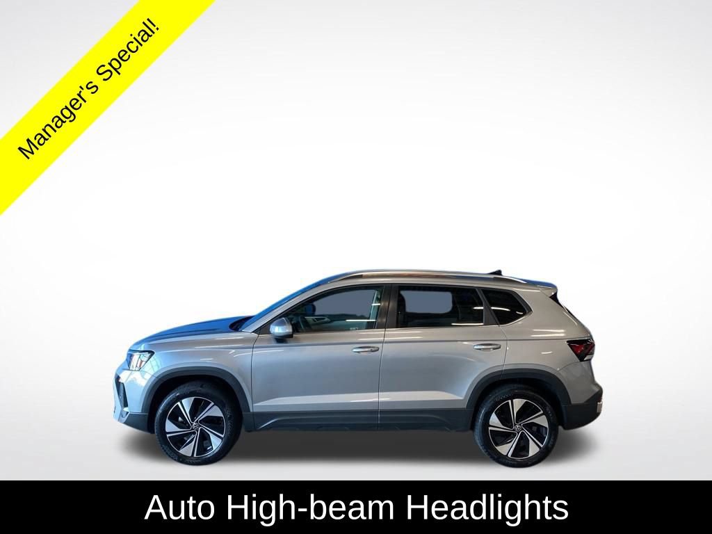 Used 2025 Volkswagen Taos SE AWD/4WD image 16