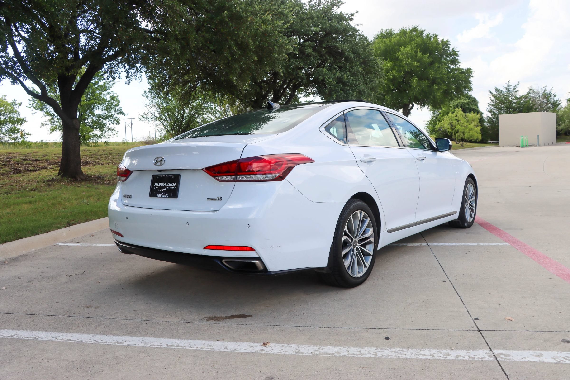 Used 2015 Hyundai Genesis 3.8 w/ Option Group 04 AWD/4WD image 7