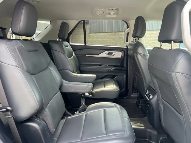 Used 2025 Ford Explorer Active w/ Active Comfort Package AWD/4WD image 14
