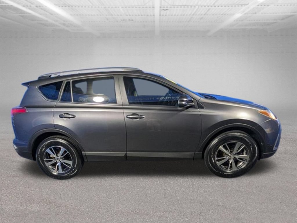 Used 2018 Toyota RAV4 XLE FWD image 4