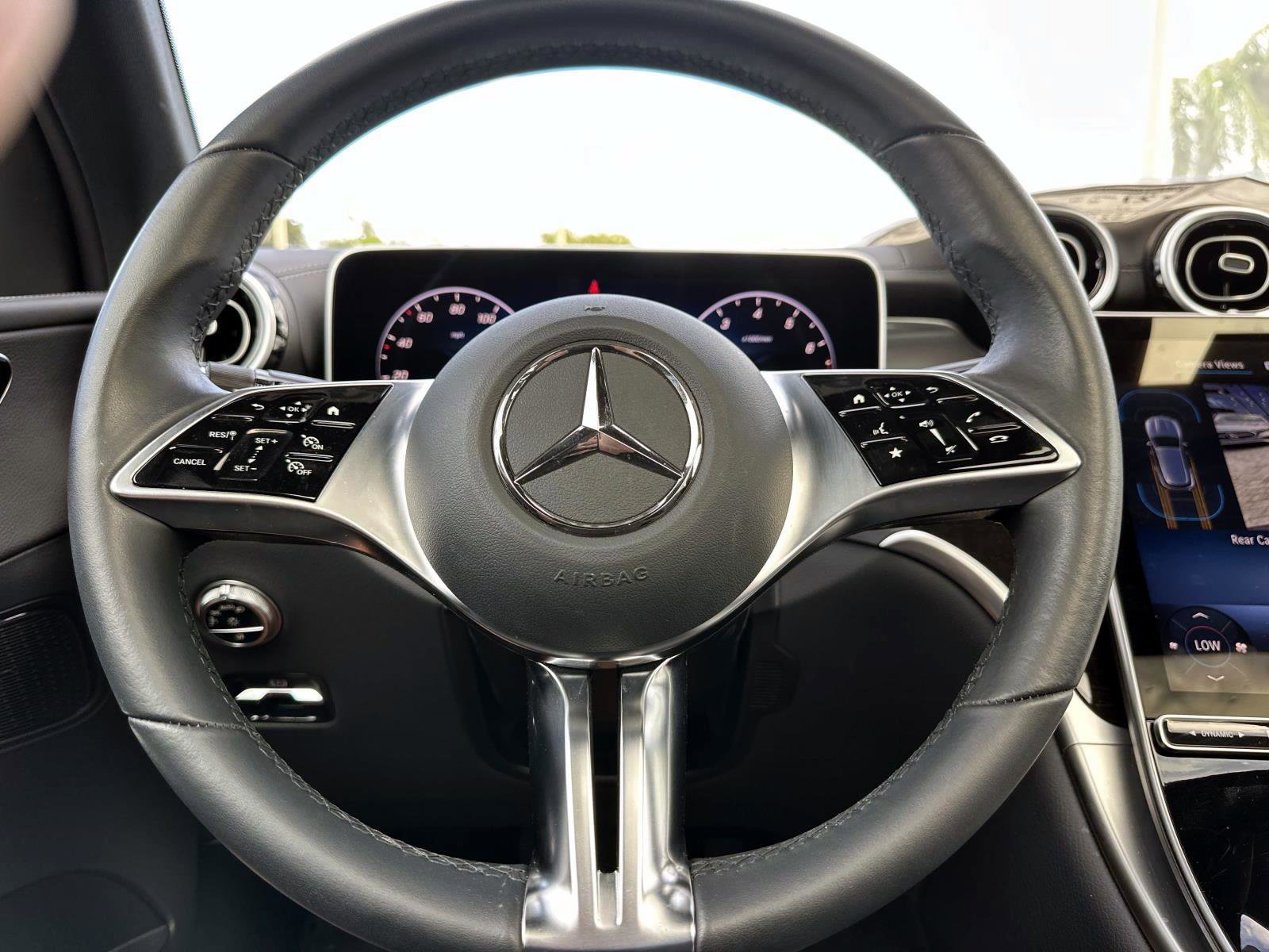 Used 2025 Mercedes-Benz GLC 300 image 28