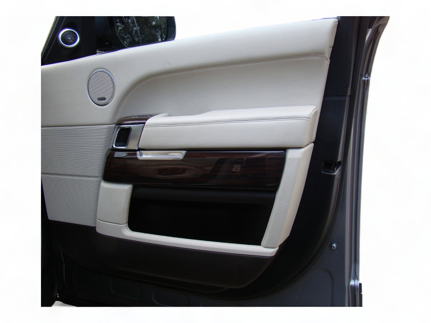 Used 2013 Land Rover Range Rover HSE image 27