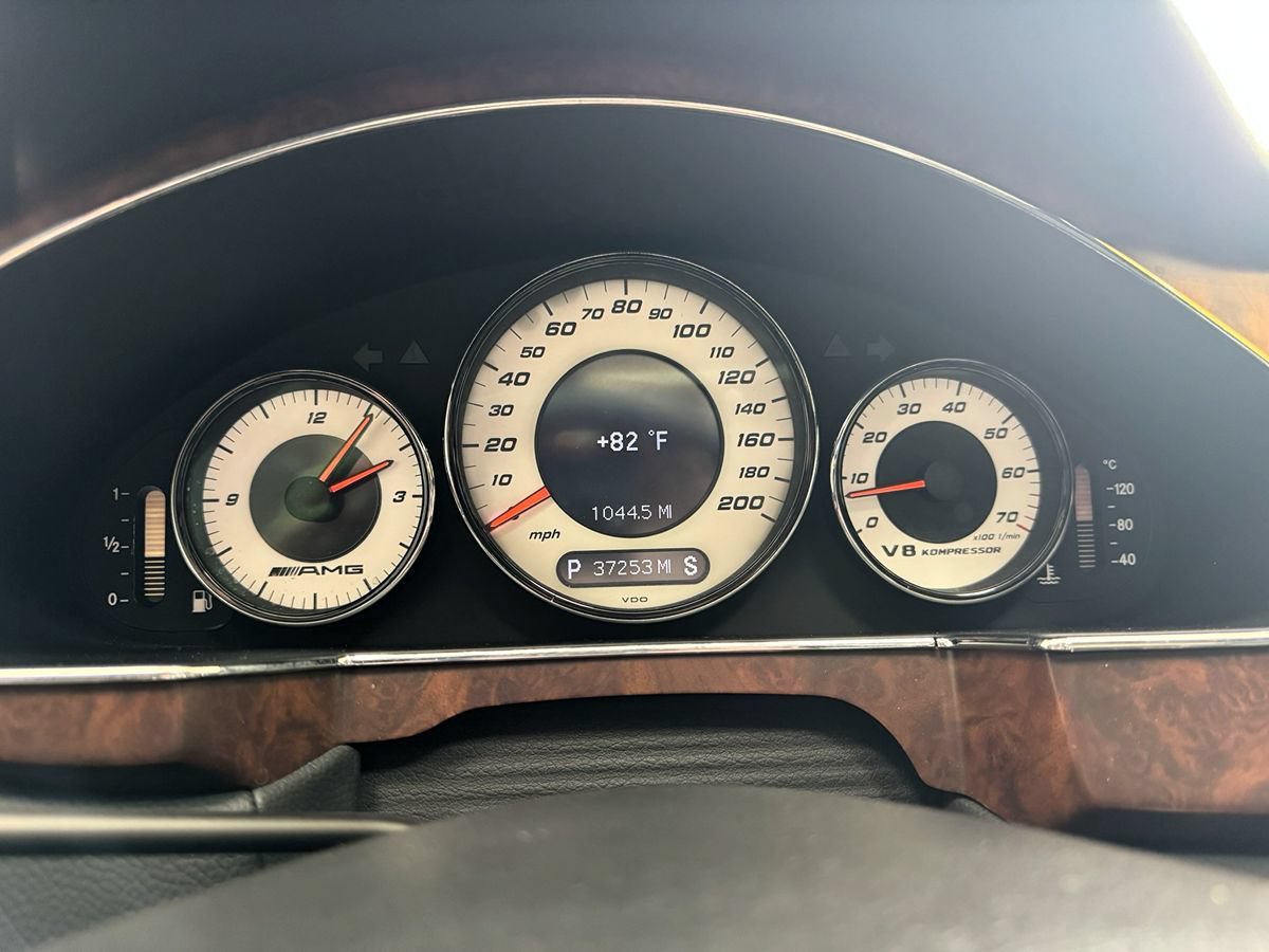 Used 2006 Mercedes-Benz CLS 55 AMG image 33