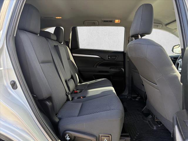 Used 2019 Toyota Highlander LE image 14