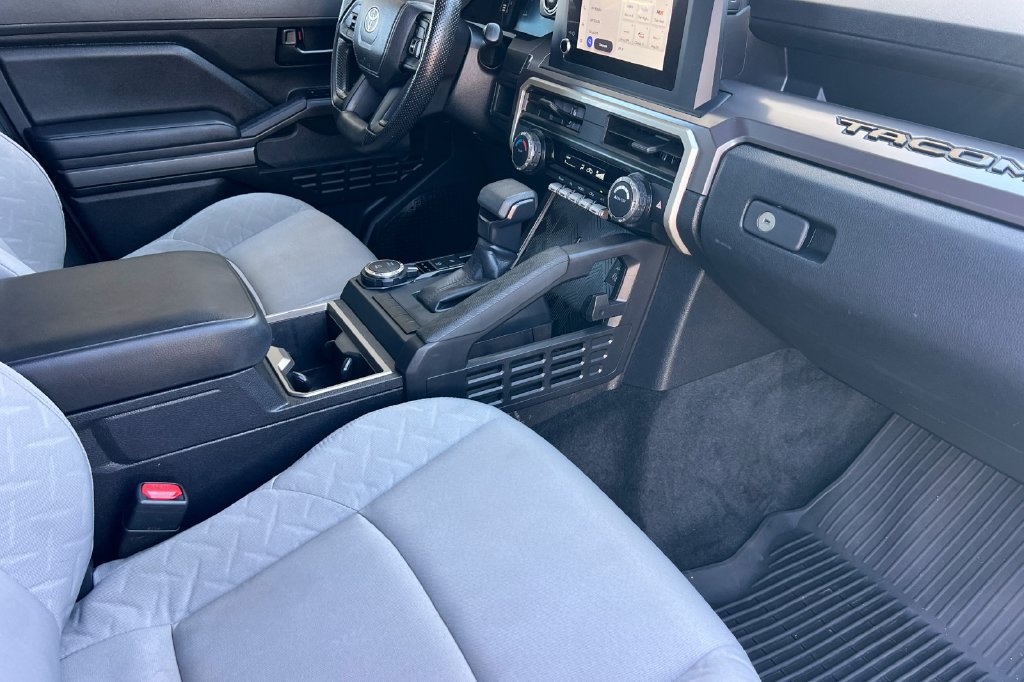 Certified 2025 Toyota Tacoma SR5 AWD/4WD image 19