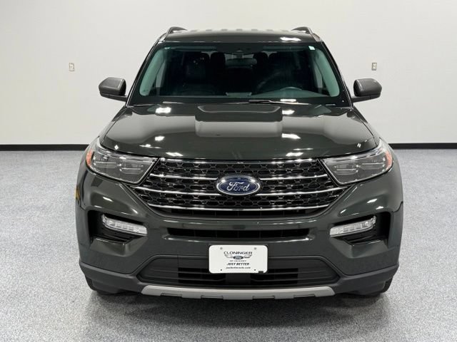 Used 2023 Ford Explorer XLT w/ Equipment Group 202A AWD/4WD image 3