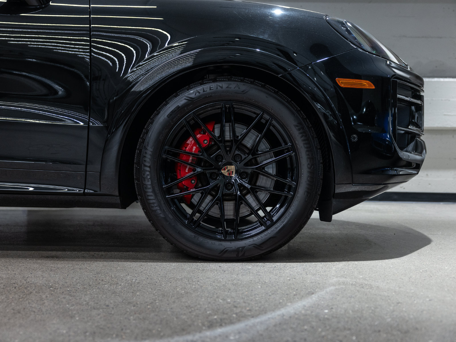 Certified 2025 Porsche Cayenne GTS AWD/4WD image 18